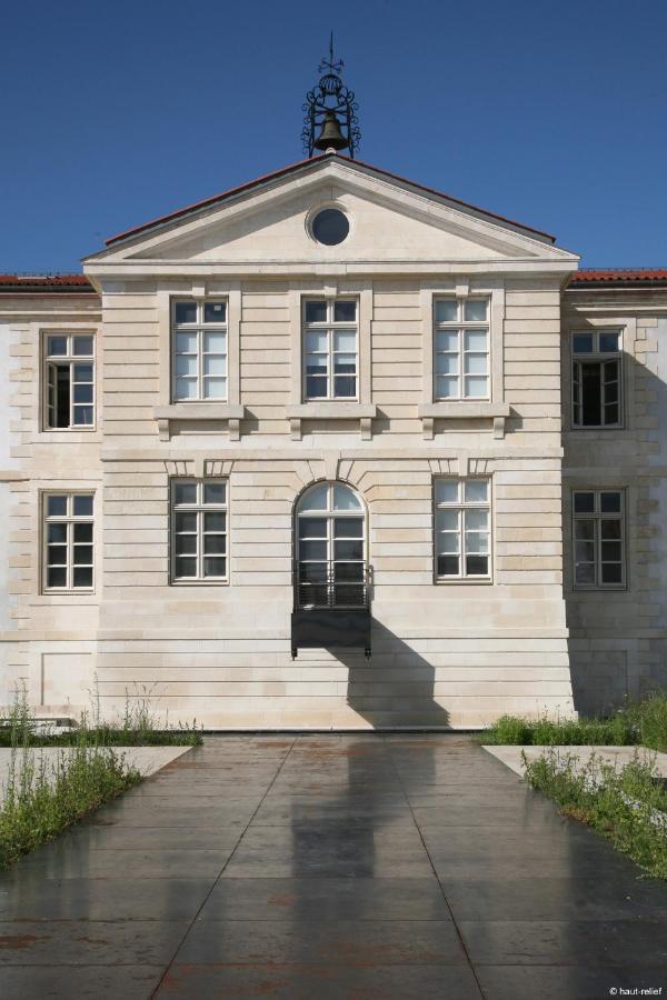 Residence De L'Arsenal Royal - Meubles De Tourisme Рошфор Экстерьер фото