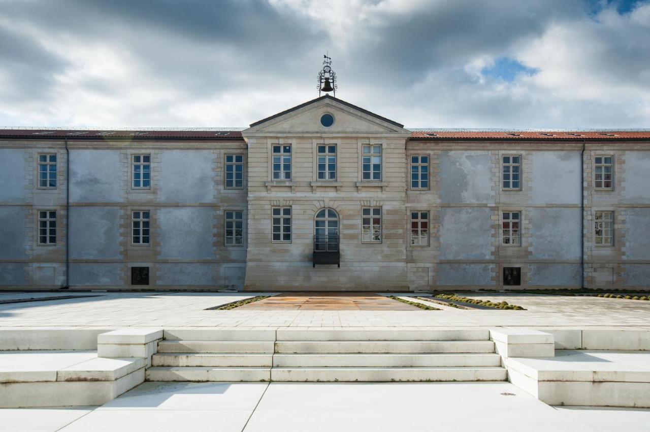 Residence De L'Arsenal Royal - Meubles De Tourisme Рошфор Экстерьер фото