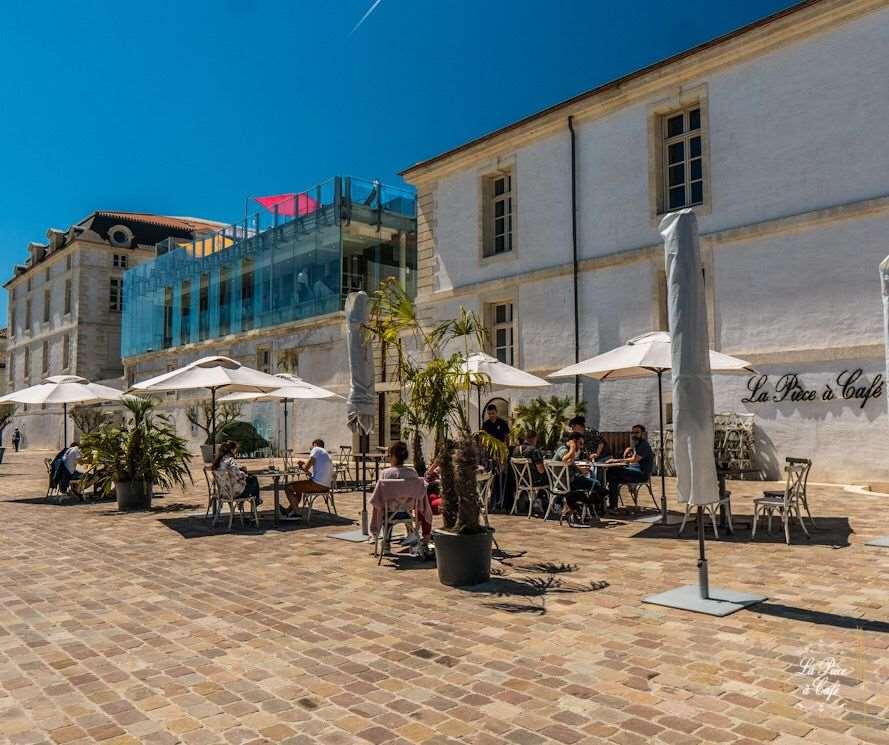 Residence De L'Arsenal Royal - Meubles De Tourisme Рошфор Экстерьер фото