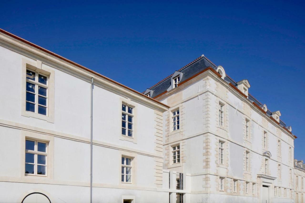 Residence De L'Arsenal Royal - Meubles De Tourisme Рошфор Экстерьер фото
